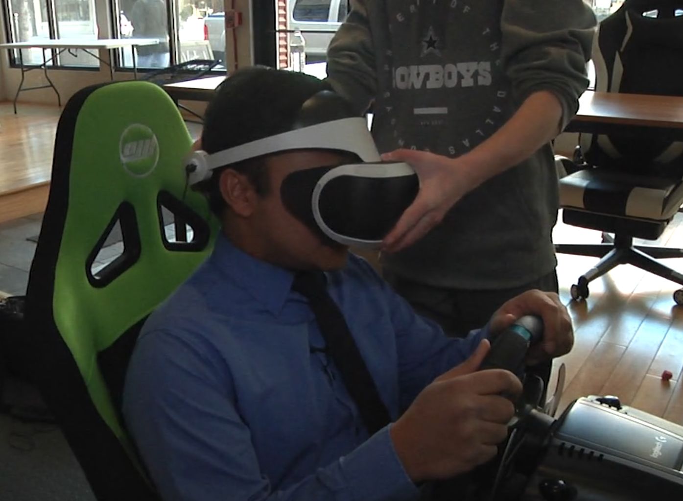 Afiq Trying out VR Gear
